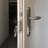 Puerta blindada trastero